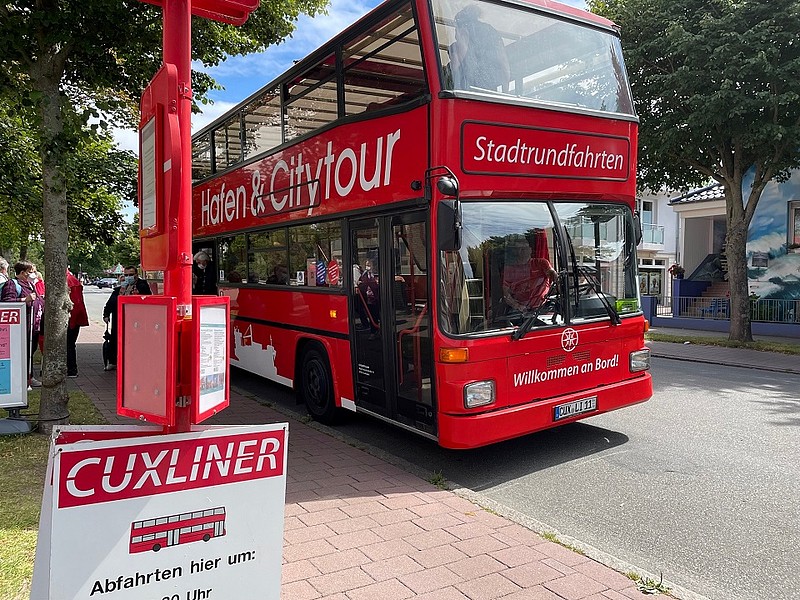 Roter Doppeldeckerbus in Cuxhaven von Cuxliner