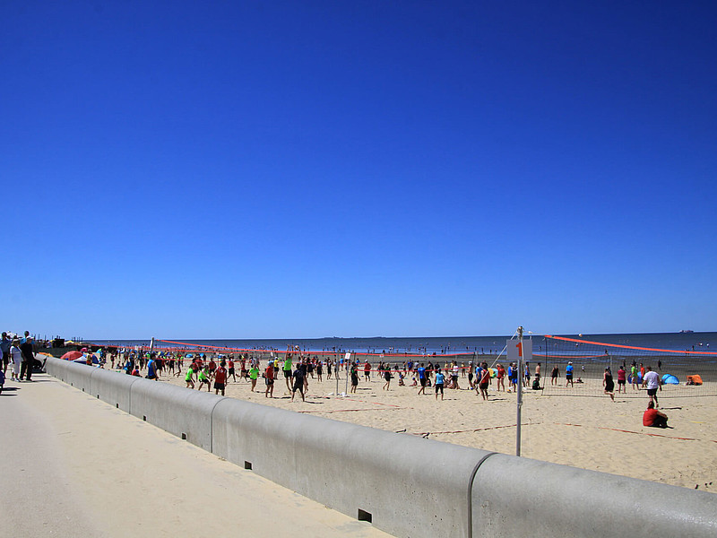 Beachsport am Strand von Cuxhaven Duhnen