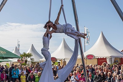 Straßenkünstler beim Duhner Künstlerpromenadenfest