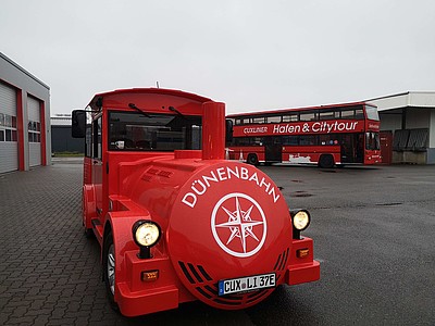 rote Dünenbahn auf seinem Stellplatz