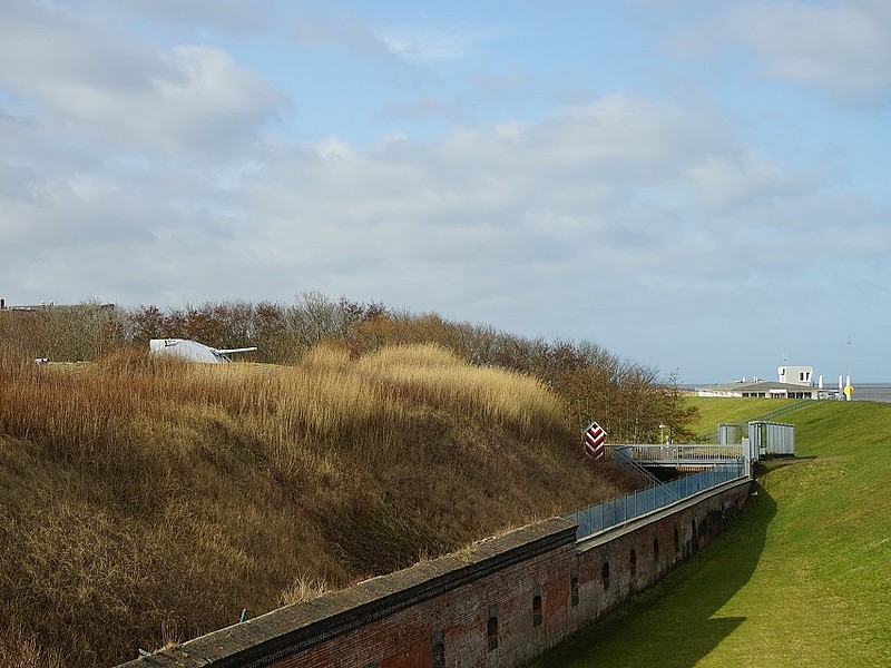 Blick vom Deich auf die Fort Kugelbake Cuxhaven