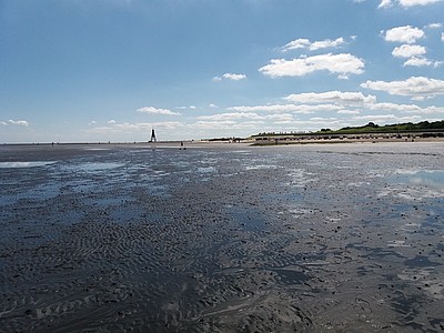 Strand und Wattenmeer bei Cuxhaven mit Blick Richtung Kugelbake