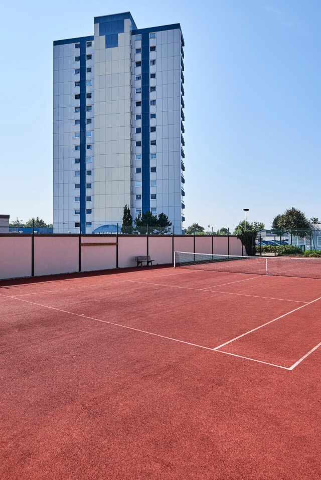 Tennisplatz am Haus