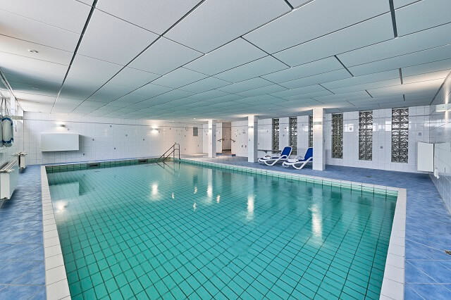 Schwimmbad Haus Rotesand von innen