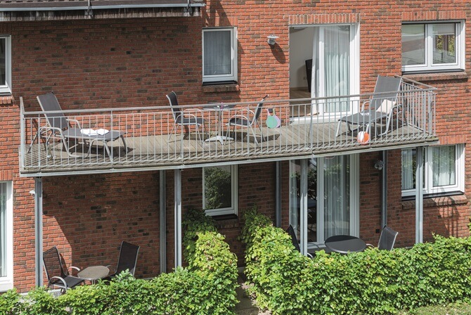 Blick auf die Balkone des Hauses Seemuschel in Cuxhaven Duhnen 